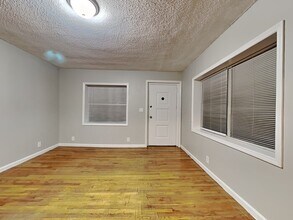 6446 Burgundy Rd S in Jacksonville, FL - Building Photo - Building Photo