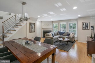 7433 Hatherleigh Ct in Alexandria, VA - Building Photo - Building Photo
