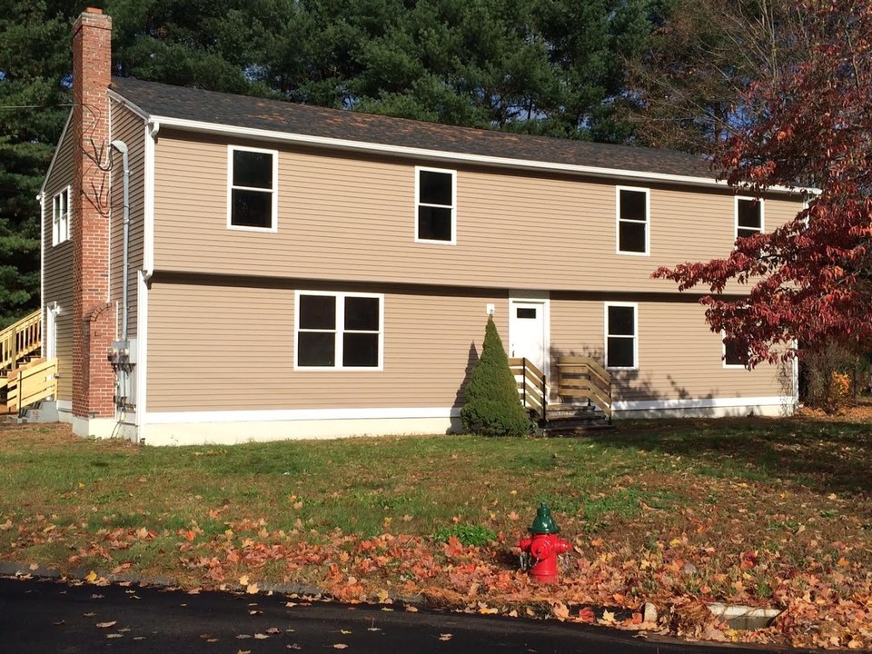 88 Shawn Dr in Bristol, CT - Building Photo