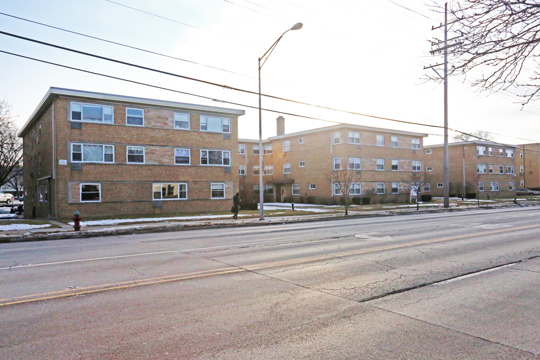 4909 Church in Skokie, IL - Building Photo