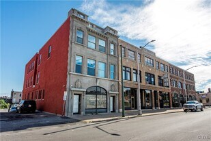 221 Elizabeth St in Utica, NY - Building Photo