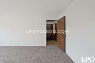 1665 Brownstone Blvd in Toledo, OH - Building Photo - Building Photo