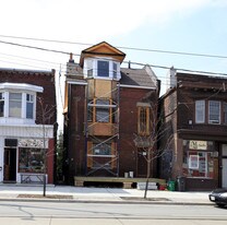 2011 Dundas St W in Toronto, ON - Building Photo