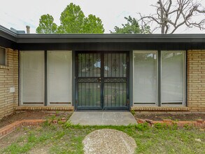 1700 N Alexander Ln in Bethany, OK - Building Photo - Building Photo