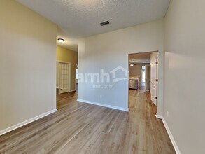 14097 Crestwick Dr E in Jacksonville, FL - Building Photo - Building Photo