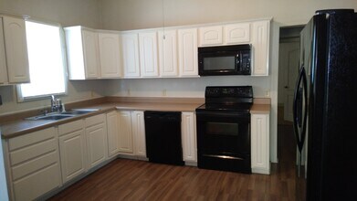 207 W 4th St in Deridder, LA - Building Photo - Building Photo