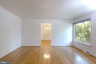 2816 N Yucatan St in Arlington, VA - Building Photo - Building Photo