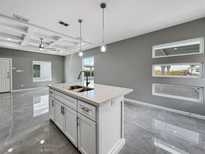 3311 Wolf Creek Ave, Unit 2 in Edinburg, TX - Foto de edificio - Building Photo