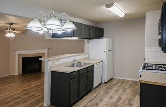 9105 Sanger Dr, Unit A in Austin, TX - Building Photo - Building Photo