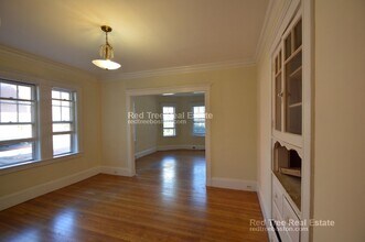 27 High St, Unit 1 in Brookline, MA - Foto de edificio - Building Photo