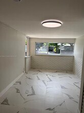 1050 NW 25th Way in Fort Lauderdale, FL - Building Photo - Building Photo