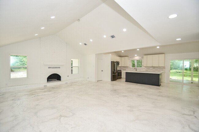 6914 Evergreen St in Magnolia, TX - Building Photo - Building Photo