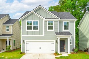 2006 Tyler Farms Rd in Hanahan, SC - Building Photo