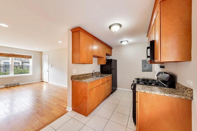 7415 N Wolcott Ave in Chicago, IL - Building Photo - Building Photo