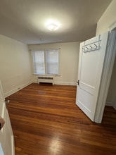 15 Dover St, Unit Dover 2nd Floor in Hartford, CT - Foto de edificio - Building Photo