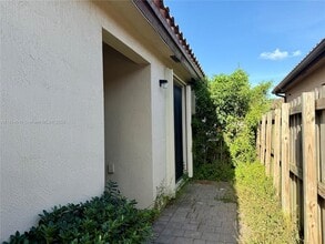 515 SE 35 Ave, Unit 515B in Homestead, FL - Building Photo - Building Photo