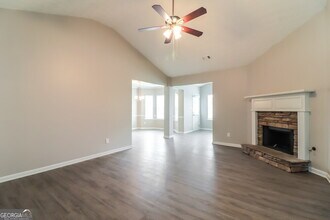 7030 Duncan Walk in Mcdonough, GA - Building Photo - Building Photo