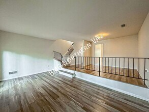 9963 Capperton Dr in Oakton, VA - Building Photo - Building Photo