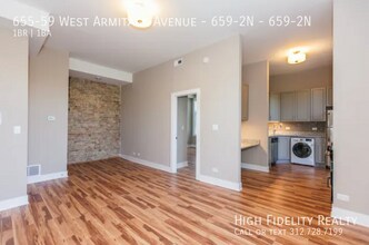 655 W Armitage Ave in Chicago, IL - Foto de edificio - Building Photo