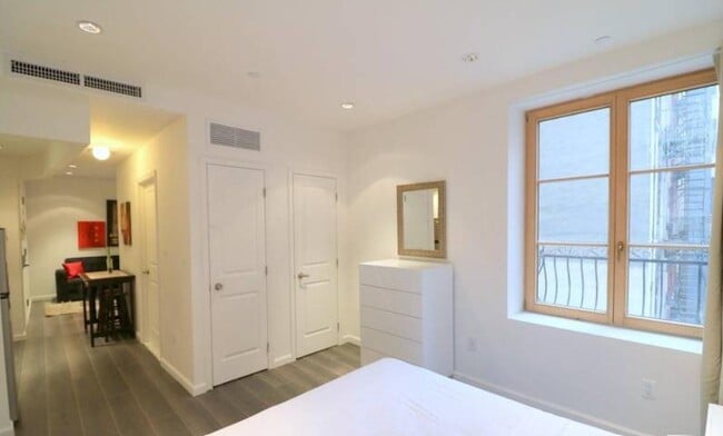 145 Mulberry St, Unit 3H in New York, NY - Building Photo - Building Photo