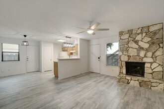 809 Bracewood Cir, Unit A in San Marcos, TX - Building Photo - Building Photo