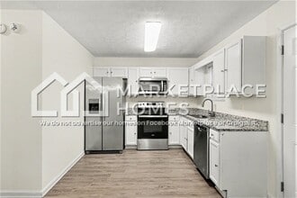 325 Crestfield Cir in Covington, GA - Building Photo - Building Photo