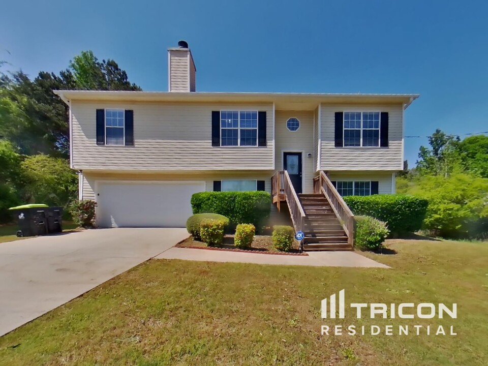65 Spring Valley Trce in Covington, GA - Building Photo