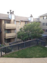 2929 W Floyd Ave-Unit -N/A in Denver, CO - Foto de edificio - Building Photo