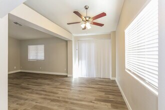 633 Willowick Ave in North Las Vegas, NV - Building Photo - Building Photo