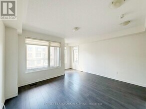 172 Squire Cres in Oakville, ON - Building Photo - Building Photo