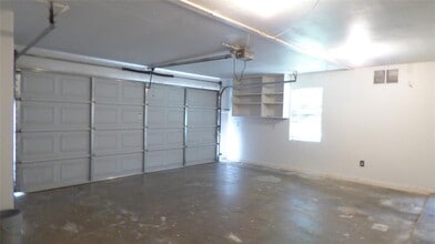 15703 Jersey Dr in Jersey Village, TX - Foto de edificio - Building Photo