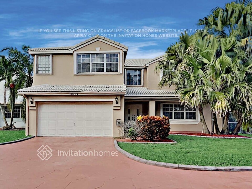 10101 SW 9th Ln in Pembroke Pines, FL - Building Photo