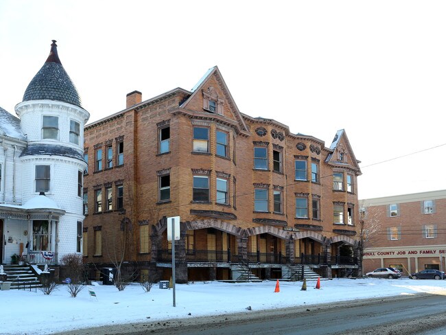 Packard Building in Warren, OH - Foto de edificio - Building Photo
