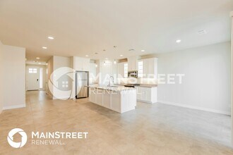 8708 S 69th Dr in Phoenix, AZ - Foto de edificio - Building Photo