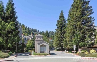 220 Caldecott Ln in Oakland, CA - Building Photo - Building Photo