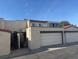 9025 Willis Ave in Los Angeles, CA - Building Photo
