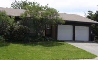 2432 Figueroa Dr NE in Albuquerque, NM - Building Photo