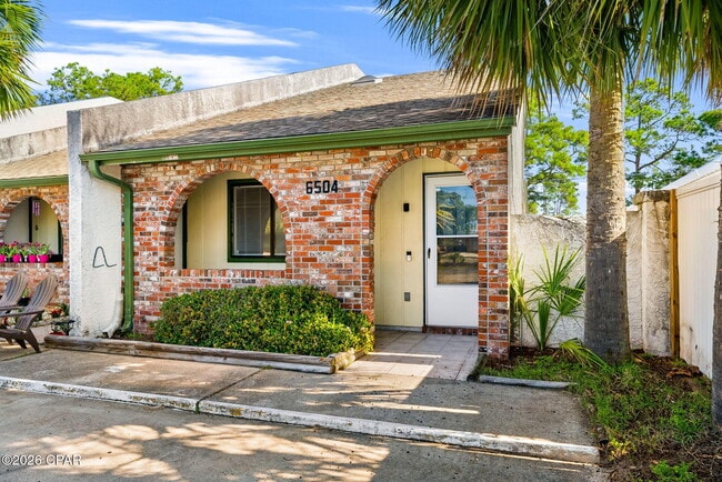6504 N Lagoon Dr in Panama City Beach, FL - Foto de edificio - Building Photo