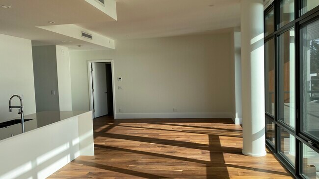 3101 Burfield Pl in West Vancouver, BC - Building Photo - Building Photo