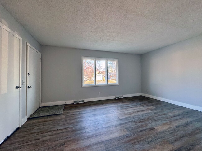 2437 Delaware Dr in Springfield, IL - Building Photo - Building Photo