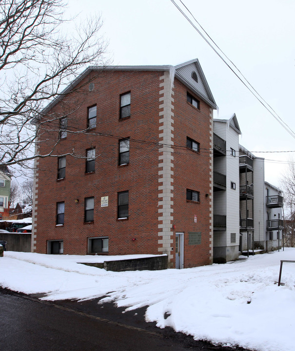 110-112 Comstock Ave in Syracuse, NY - Building Photo