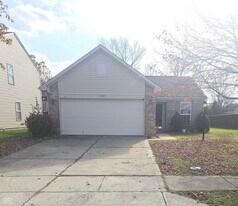 8209 Twin River Dr in Indianapolis, IN - Building Photo