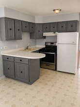 801 S La Grange Rd, Unit 1W in La Grange, IL - Building Photo - Building Photo