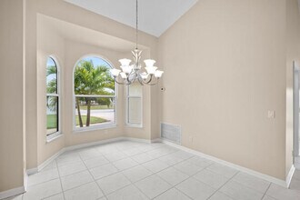 5777 NW Eskimo Cir in Port St. Lucie, FL - Building Photo - Building Photo