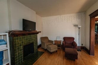 2867 N Farwell Ave in Milwaukee, WI - Building Photo - Building Photo