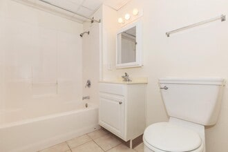 Renaissance Place in New Orleans, LA - Building Photo - Building Photo