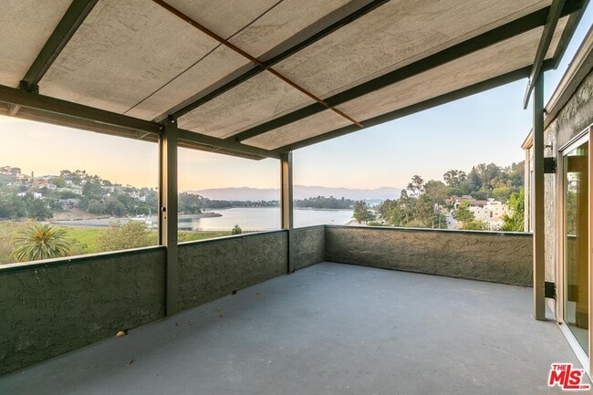 1856 Silverwood Terrace in Los Angeles, CA - Building Photo - Building Photo