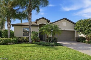 14228 Vindel Cir in Ft. Myers, FL - Building Photo