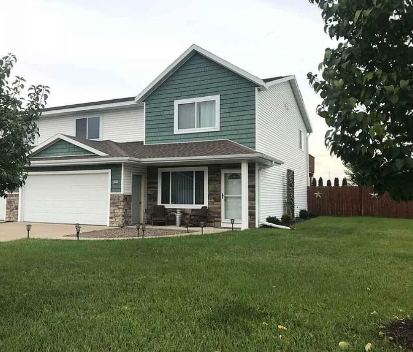 2900 Icecap Rd in Sparta, WI - Building Photo