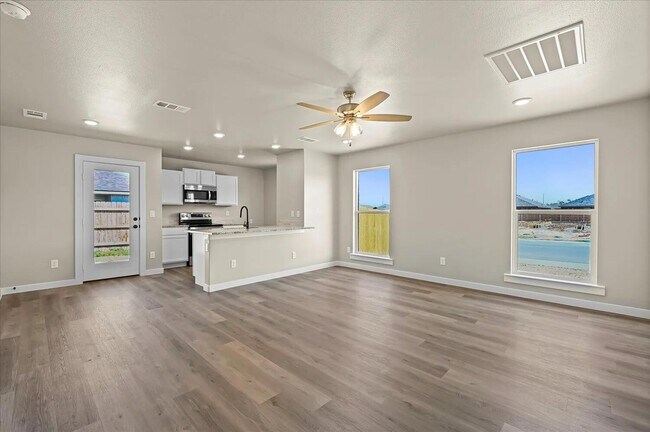 property at 14402 Paris Ave